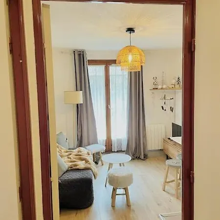 Cosy Cocooning Lelex Apartment